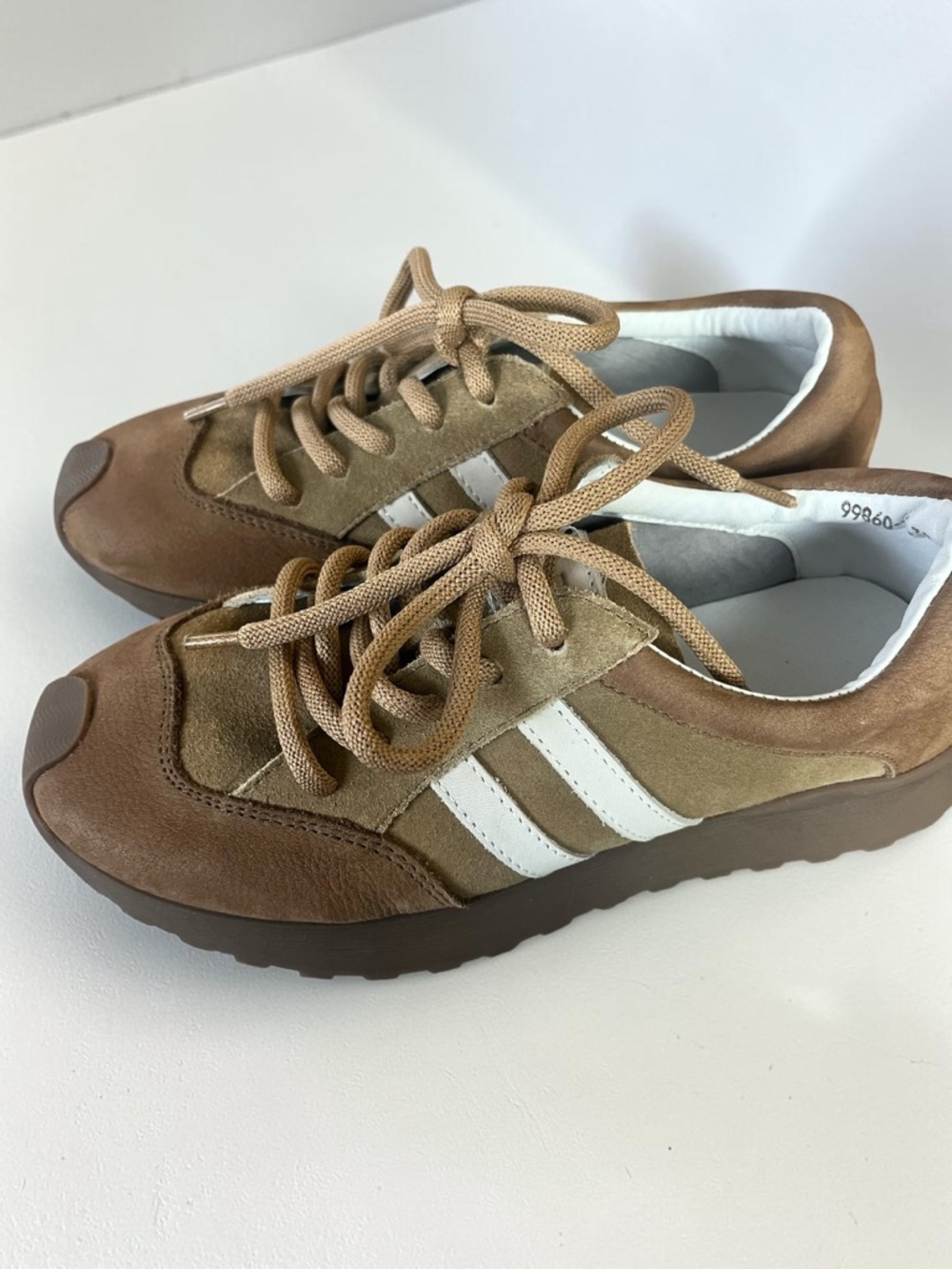 Buykud Vintage Inspired Brown Color Block Sneakers with stripes